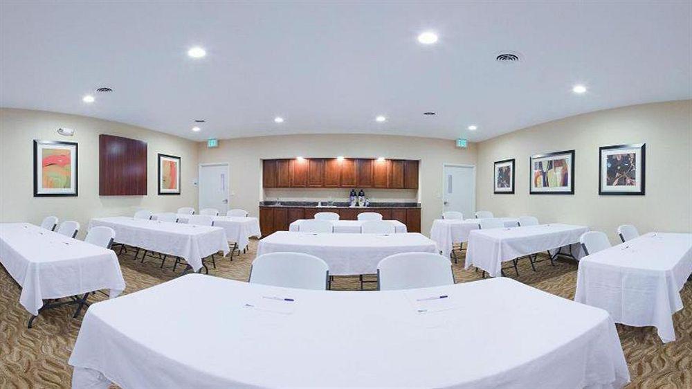 Holiday Inn Express Hotel And Suites Lincoln Airport By Ihg Luaran gambar