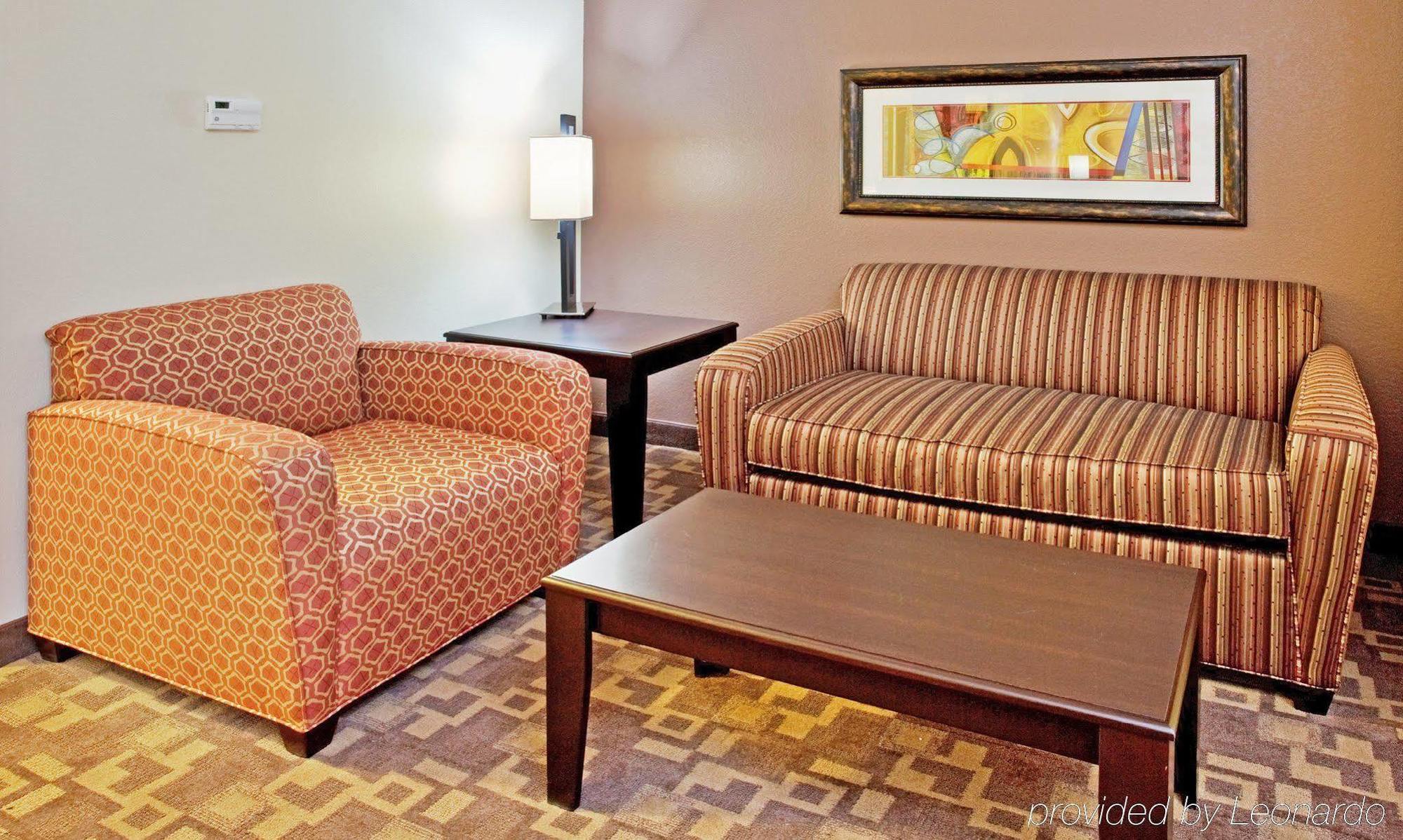 Holiday Inn Express Hotel And Suites Lincoln Airport By Ihg Luaran gambar