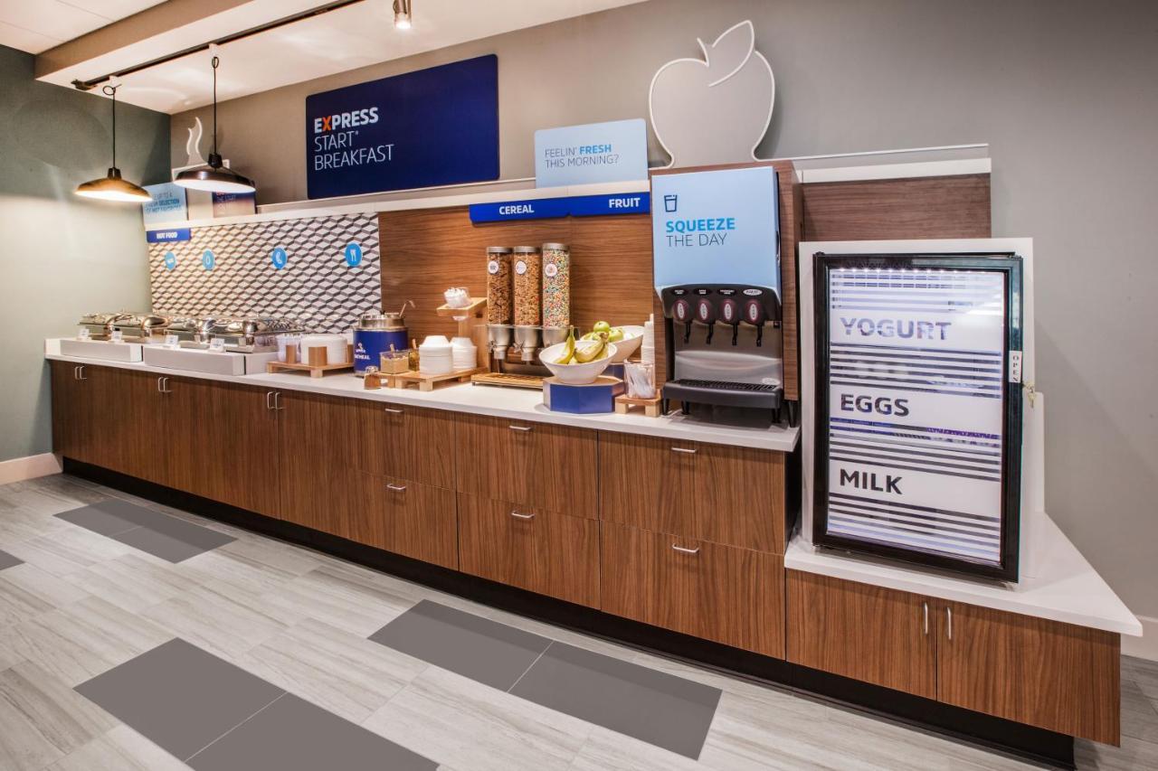 Holiday Inn Express Hotel And Suites Lincoln Airport By Ihg Luaran gambar